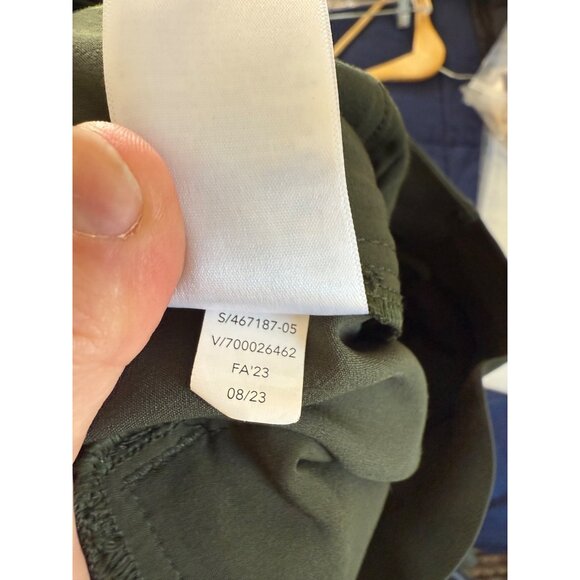 Athleta Endless High Rise Cargo Pant Tapered Stretch Olive Green Size 10 - Picture 6 of 7